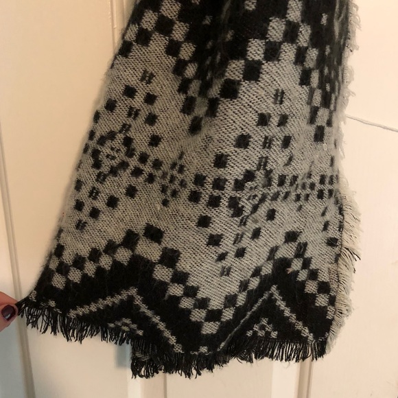 Scarf - Picture 2 of 3